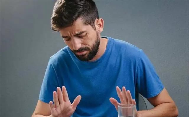  胃部|无论男女，50岁后能熬过这三道坎，恭喜了，长寿正在向你招手