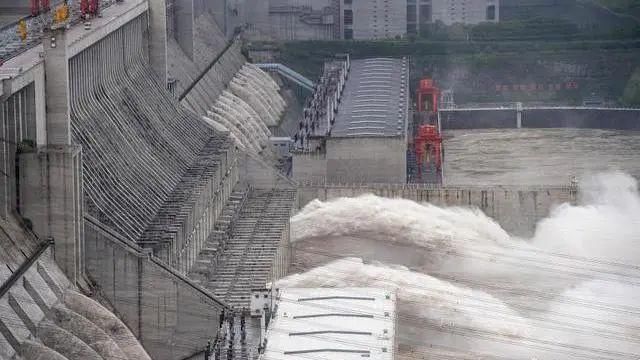 水位|下游洪水这么严重，为何三峡大坝仍要泄洪