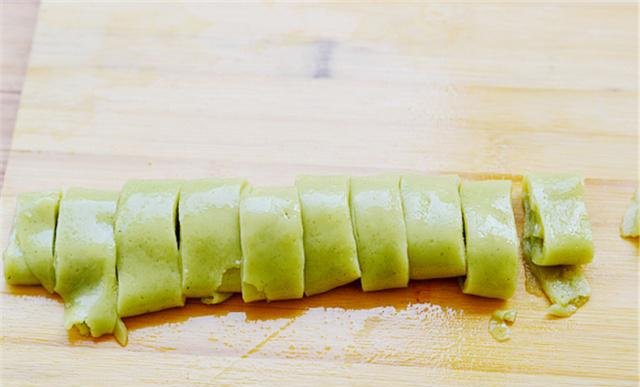  好吃|凉皮最简单的做法，不揉面不洗面，10分钟就做好，劲道好吃超开胃