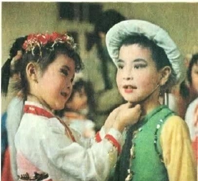 少年儿童|老照片七十年代的少年儿童祖国的花朵