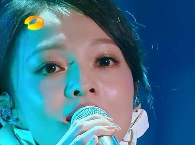  高光|Becca出了款透明粉底，究竟是什么天仙才会用？