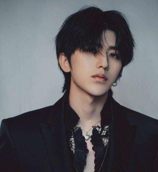 奔跑吧|跑男团的手机壳杨颖的害怕,郭麒麟的搞怪,看到蔡徐坤买不起