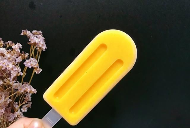  在家|在家自制芒果酸奶雪糕 不含任何添加剂 健康卫生又好吃