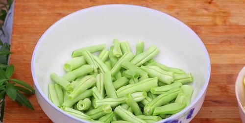  好吃|土豆炖豆角，好吃不长胖，下酒又下饭