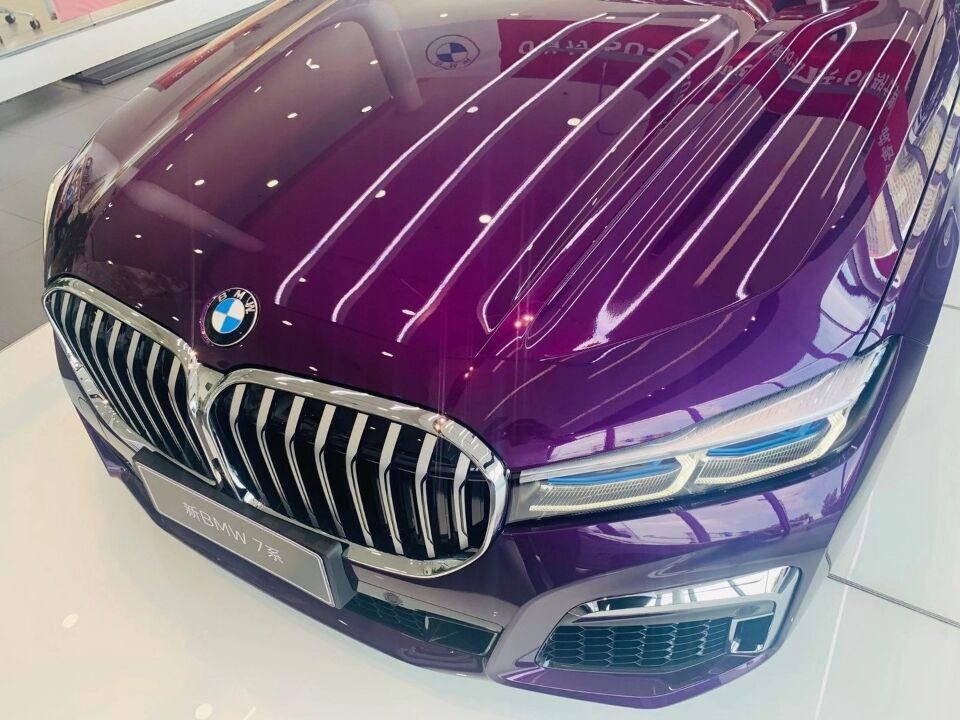  车身|最帅气的宝马7系来袭！落地80万，轴距3.2米，车身颜色最霸气！