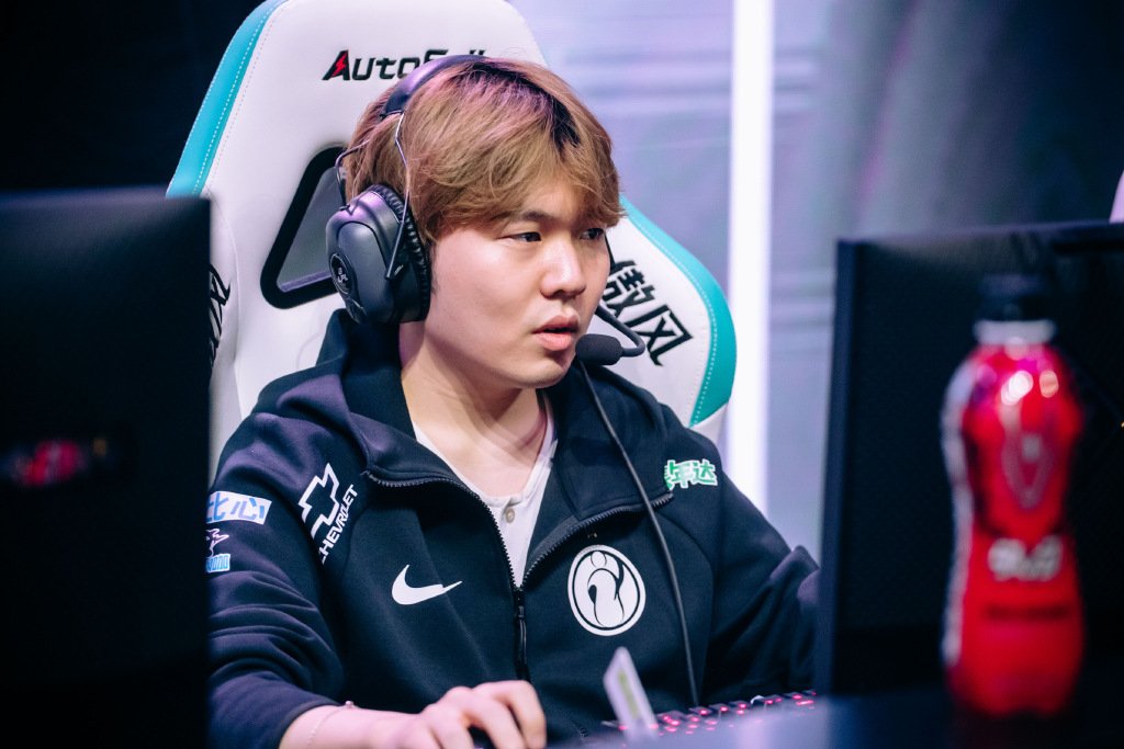 宁王|Theshy杀疯了？再次内涵宁王：Rookie15分才能吃蓝