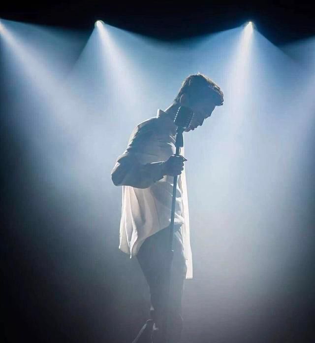  发光|刘宪华工地改编热门单曲：从黑暗中走来，在音乐中发光