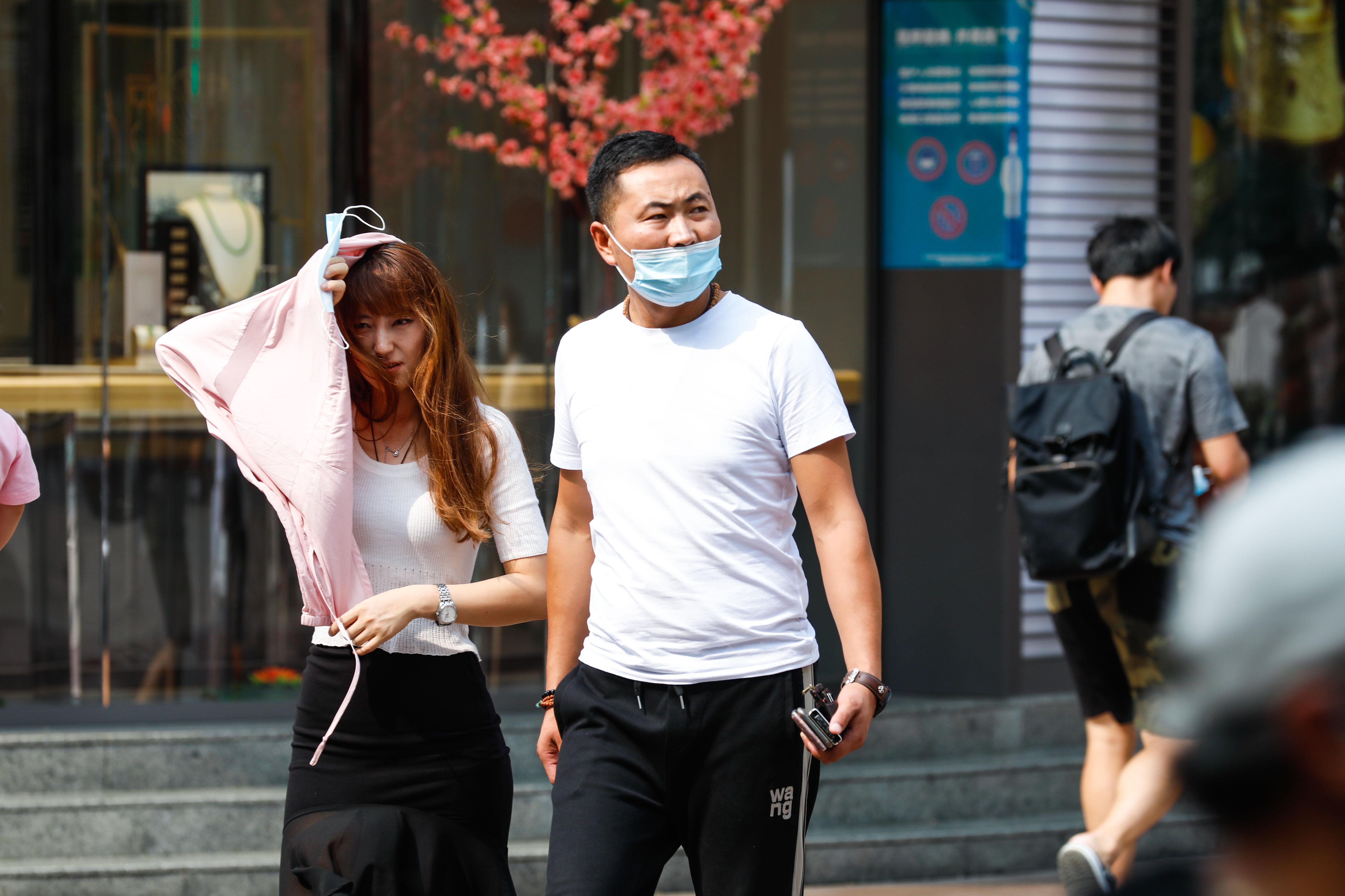 降雨|“烧烤模式”继续，今夏首个高温橙色预警来了！今最高温36.8℃，明有降雨，气温回落