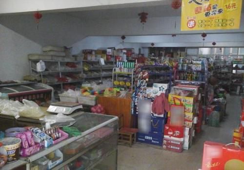  被判|醉酒男子当着超市老板面亲吻老板娘骂老板被捅30刀，老板被判无期