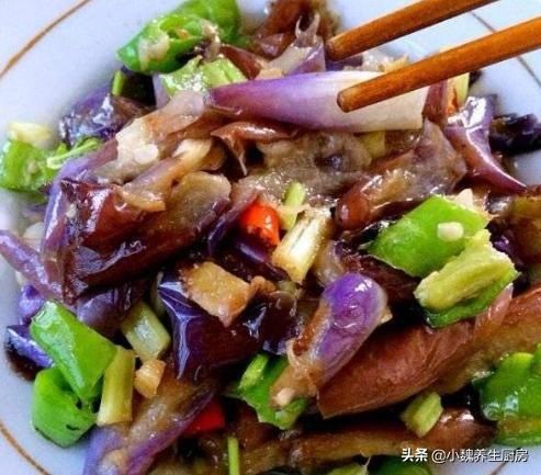  食材|炒茄子时，不要直接下锅炒！多加一步骤，茄子不吸油不发黑