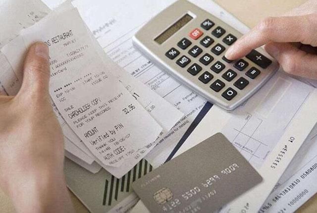 消费|11年后，200元变3.2万，给持卡人“敲警钟”，信用卡不能这样用