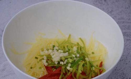  吃法|这才是夏天土豆的吃法，酸甜爽口，百吃不腻，大人小孩都爱