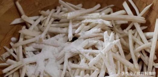  不腻|杏鲍菇别炒着吃了，教你一种新做法，外酥里嫩好吃不腻