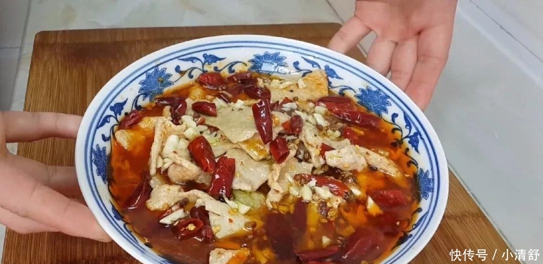 比水|1颗白菜,1块猪肉,教你简单一做,比水煮肉片都好吃,越吃越过瘾