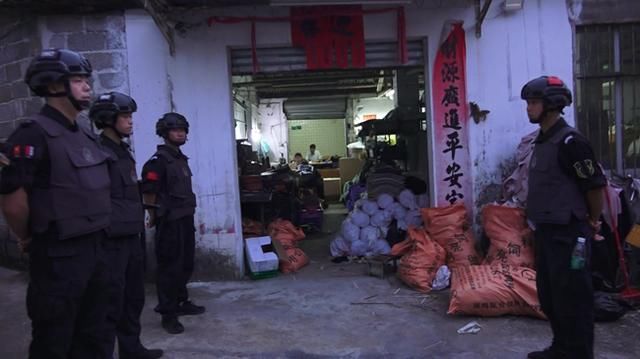  市公安局|涉案4亿！你买的LV、GUCCI等品牌包可能产自广西这条村……