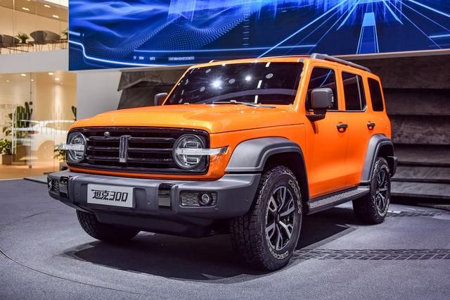  青睐|为何老司机都青睐坦克转弯？WEY坦克300：原地掉头很强势