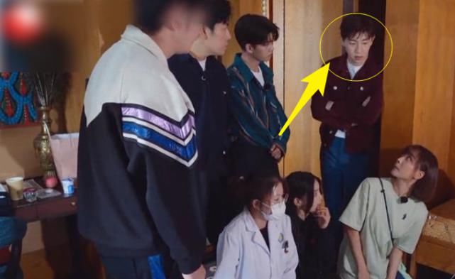  邓伦|贾乃亮高原严重，杨超越“戏精”上线拔氧气管，我却在意邓伦的话