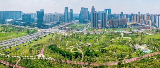  综艺|哦豁！成都人的情感生活，被杨超越和戚薇“盯”上了！