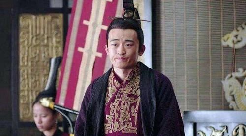 金字塔|皇帝是白痴，皇后是丑女，这对绝配是如何登上金字塔尖的