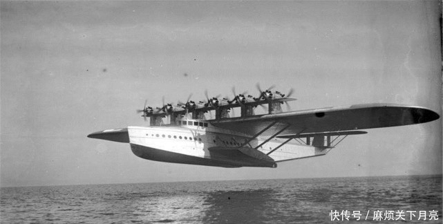 搭载|“空中帝王”轰炸机,可搭载112名伞兵16吨炸弹,为何消失了?