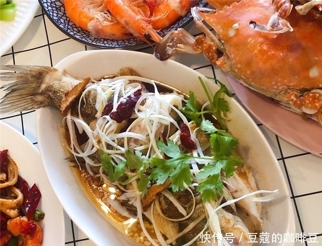 下厨|婆婆请亲戚来家中做客,我下厨做一桌家宴,上桌后觉得很有面子