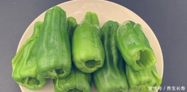 营养|虎皮青椒制作教程,酥脆鲜嫩的口感,营养又健康