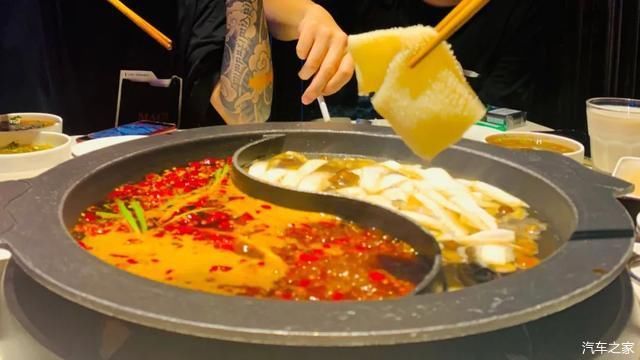  坦克|宝马4系看完只能说真香！WEY竟然发布了一台坦克？2020成都车展！