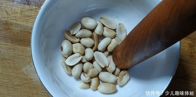 简单|老妈教的美味家常干拌面，做法简单，一看就会，看着就很有食欲