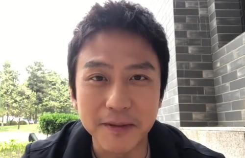  成员们|网友国外旅游时，意外发现邓超在神社的留言，9字都是对成员的爱