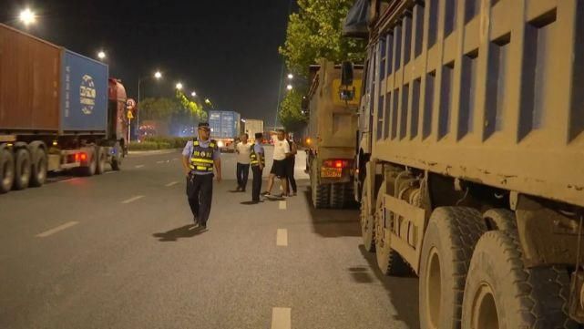 整治|重拳整治渣土车 杜绝扬尘污染