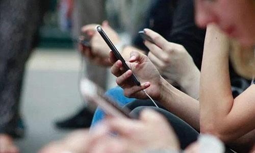  年轻人|当一个年轻人，出现这4种表现，可能正在被“废掉”