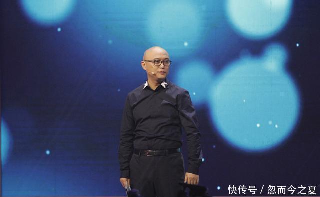 牵手|男嘉宾女嘉宾已经牵手成功,女嘉宾摘下头套之后,男嘉宾却反悔了