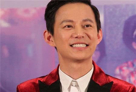  难怪|何老师低调了23年家庭终曝光，网友：没想到这么强大，难怪人脉广