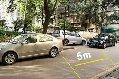  距离|技能｜驾驶62：停车等红灯，安全距离最重要，如何巧妙避追尾