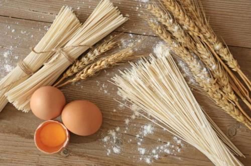  挂面|去超市买挂面，不管什么品牌，一定要看清两行字，买错等于白花钱