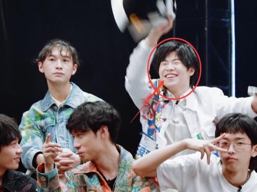  主题|硬糖少女亮相《明日之子》爱情主题，张艺凡引发意外，陈卓璇厉害了