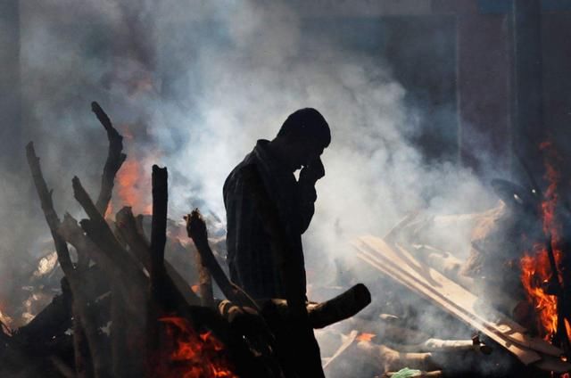 婚礼|新郎婚礼前发高烧,靠吃药强撑,不料喜事变丧事,还感染了79人