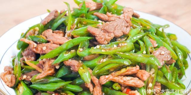 好吃|辣椒炒肉到底怎样做才好吃呢炒之前多加这一步,肉片香辣下饭