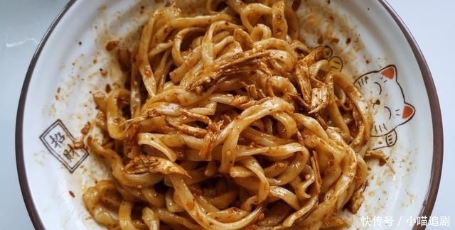  我家|大厨教你鸡丝凉面最好吃的做法！我家一周吃5次，太香