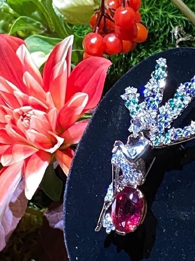 精灵|钱包保不住了！梵克雅宝精灵仙子系列重现，钻石羽翼美到让人炫目