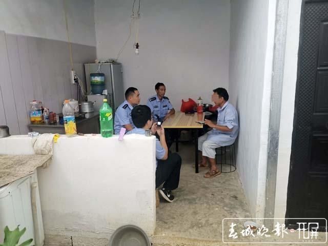 疑人罗某忠|卡都没插,取款机就往外吐钱!弥渡这男子嗨了,民警也忙起来了