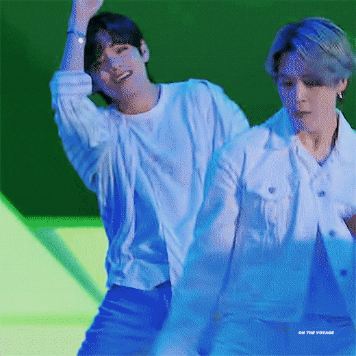  防弹|200730 昨天的舞台上像疯了一样舞蹈跳得超帅的防弹金泰亨