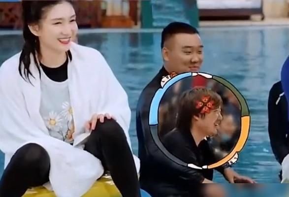  惨遭|史上最“卑微”的导演，惨遭嘉宾吐槽不说，还被贾玲公开diss