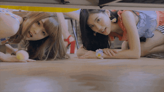 下雪|搞笑GIF:就喜欢下雪,每次都这样,不想回家!