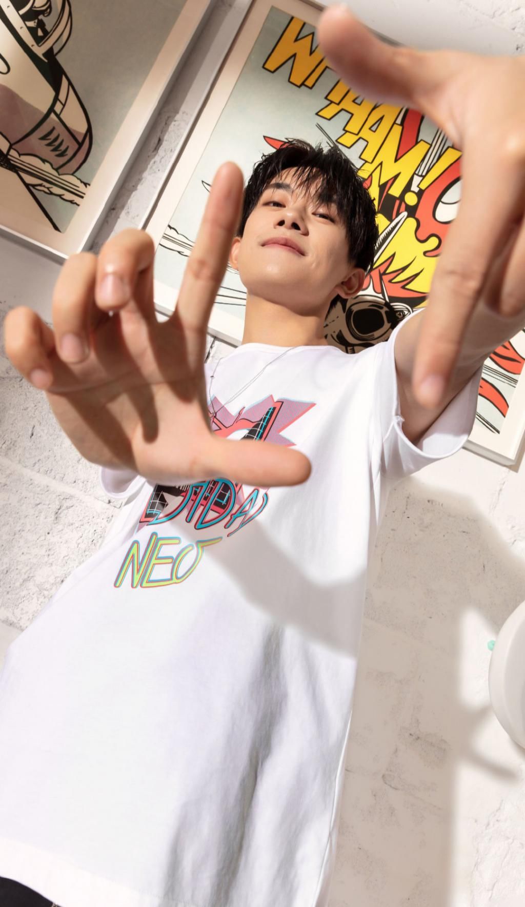 努力|努力向上的三小只TFBOYS，现如今合体黑色羽毛造型，简直太赞了！