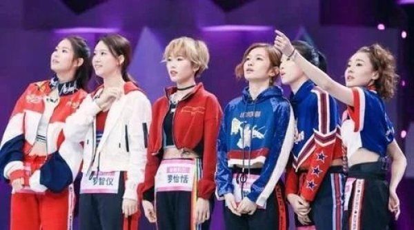  耗着|何炅：签约100个艺人，只捧红一位，剩下99位耗着，这就是现实