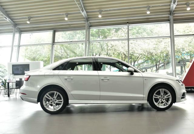 竟然|多年不换代还加价卖!竟然一大堆人叫好!神奇