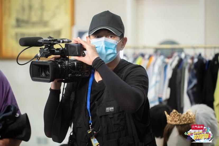  捉迷藏环节|综艺｜《元气满满的哥哥》太拼了：胡军受伤，吴奇隆被摁倒