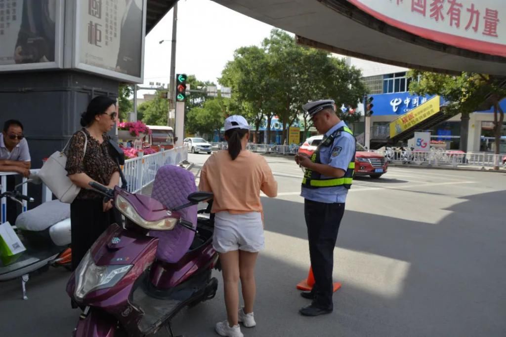  山丹|带了！戴了？自欺欺人！山丹公安交警持续开展电动车专项整治行动