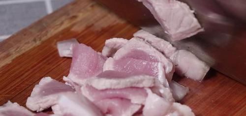  五花肉|回锅肉好吃有诀窍！教你在家做，方法简单味道好